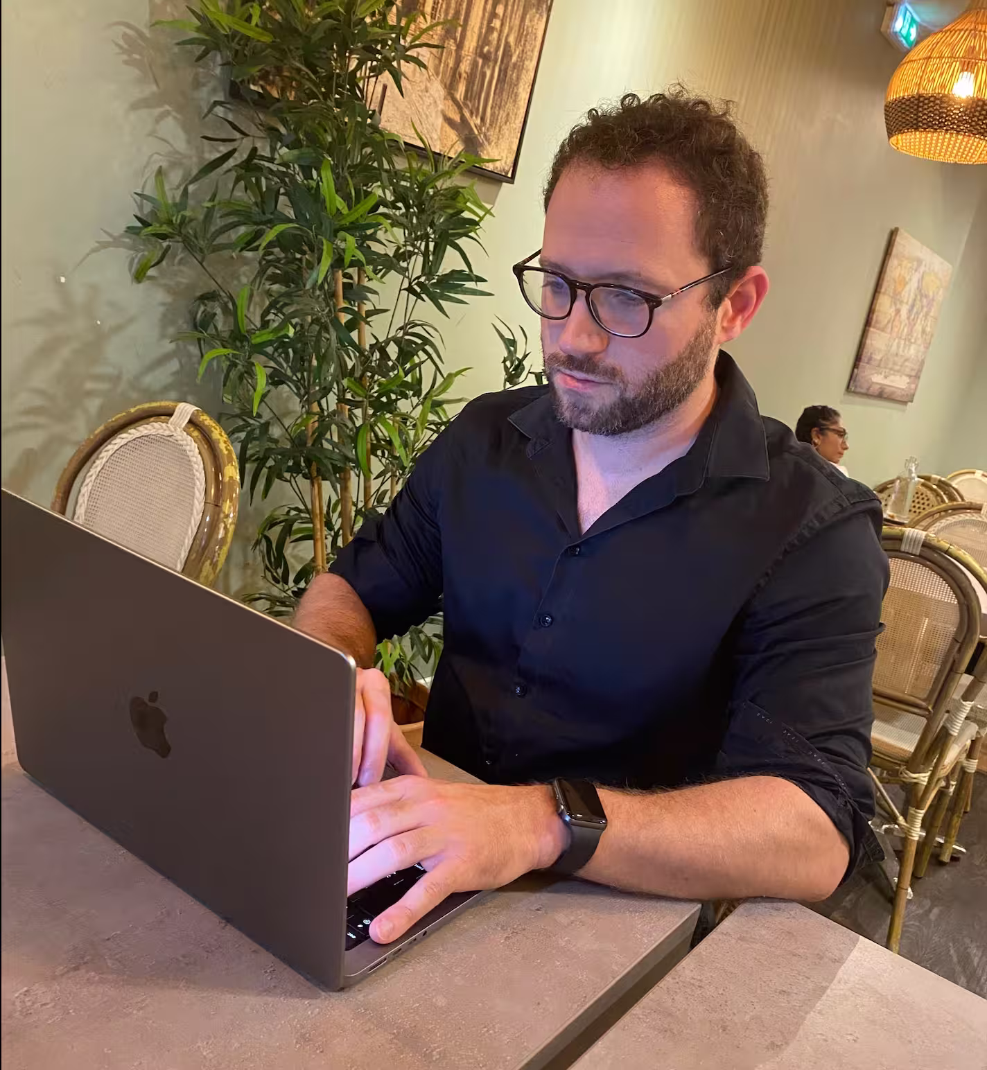 Julien Lisita en train de travailler